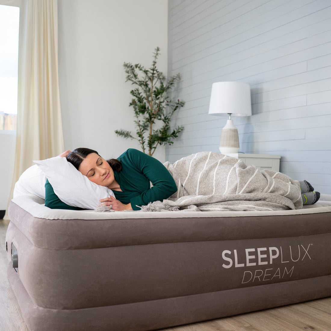 SLEEPLUX Dream Queen Air Mattress with Dual Pump